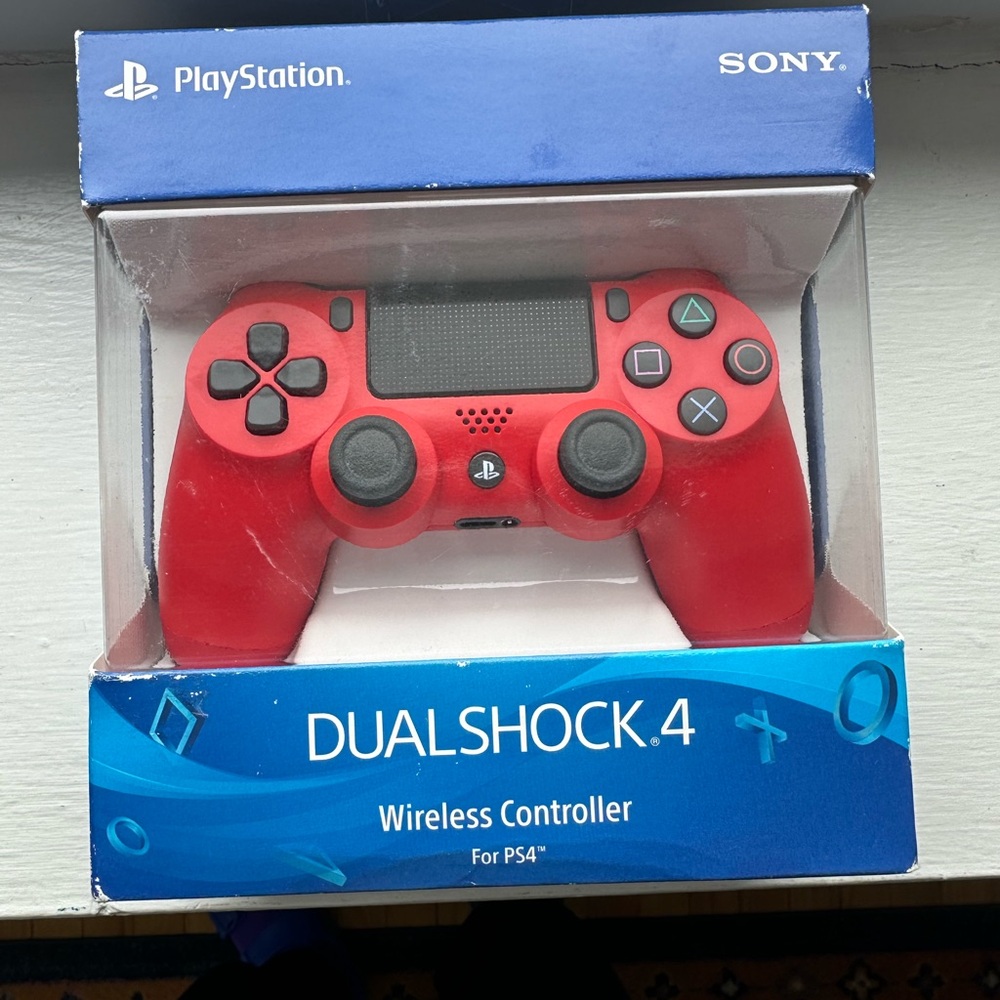 Sony DualShock 4 Wireless Controller - Red